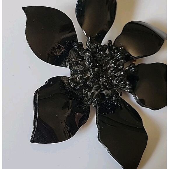 Vintage Black Lucite Sunflower Brooch Pin Boho Cottage Goth Mod Preppy Retro - Picture 2 of 5
